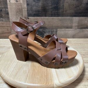 YNot Women’s Brown Hook & Loop 3.75” Block Heel Sandal Size 9M